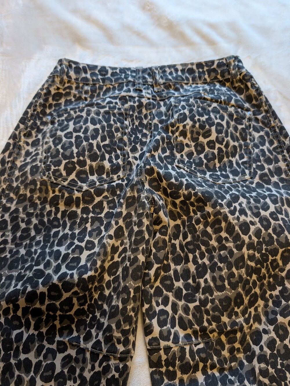 Flamingals Leopard Print Mid-rise Barrel Leg Cropped Pants NWOT Women's Medium - Picture 7 of 8